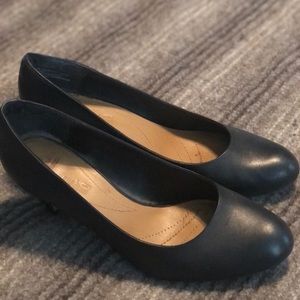Clarks pumps size 9
